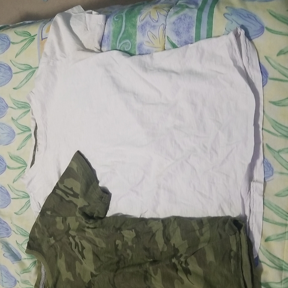 2 pc boys 14-16 (XL) camo and white t-shirts - Picture 3 of 3